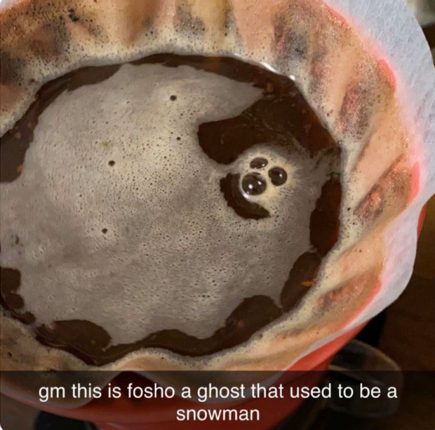 Những lần dân mạng chứng kiến “vật thể lạ” xuất hiện trong ly cà phê của mình, trí tưởng tượng phong phú lắm mới nhận ra được - Ảnh 5.