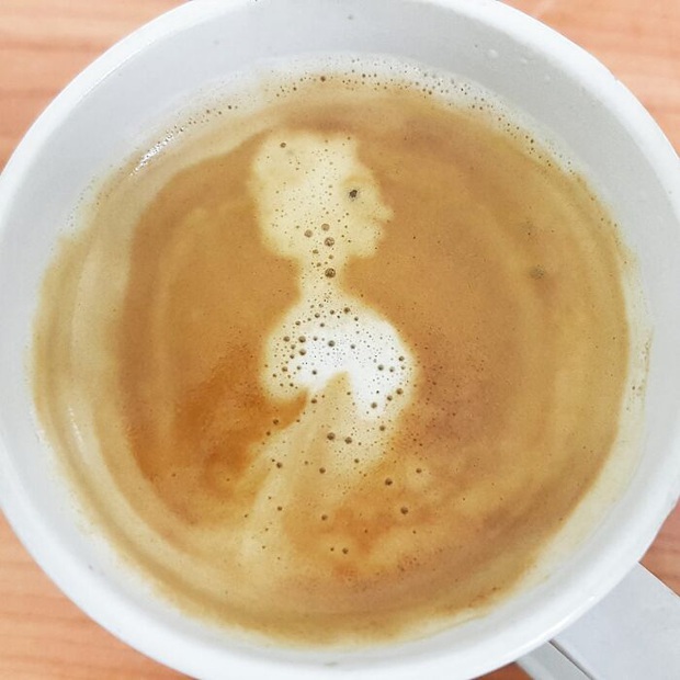 Những lần dân mạng chứng kiến “vật thể lạ” xuất hiện trong ly cà phê của mình, trí tưởng tượng phong phú lắm mới nhận ra được - Ảnh 23.
