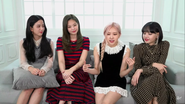 BLACKPINK giao lưu trên talkshow Mỹ: Jisoo tự tin hơn dù chỉ được hỏi đúng 1 câu tiếng Anh - Ảnh 2. BLACKPINK giao lưu trên talkshow Mỹ: Jisoo tự tin hơn dù chỉ được hỏi đúng 1 câu tiếng Anh - Ảnh 2.