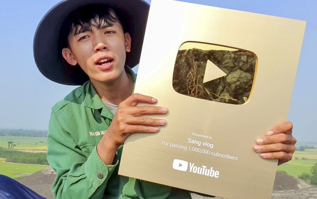 Cả “vũ trụ vlogger” cùng đồng lòng hướng về miền Trung: Khoai Lang Thang kêu gọi được 1,65 tỷ đồng, Bà Tân Vlog gửi thẳng 50 triệu ủng hộ - Ảnh 7.