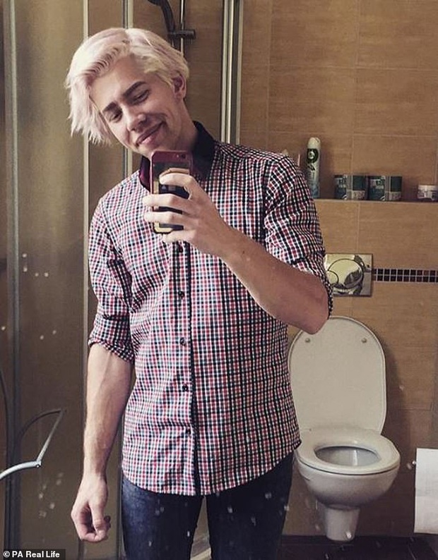 Bỏ 450 triệu đồng để sửa mặt giống búp bê Barbie, hotboy chán nản vì vẫn không tìm được bạn gái - Ảnh 1.