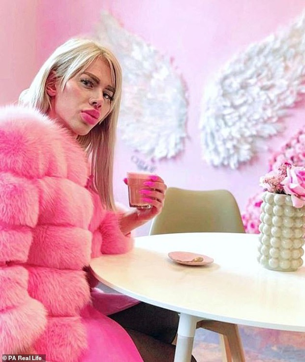 Bỏ 450 triệu đồng để sửa mặt giống búp bê Barbie, hotboy chán nản vì vẫn không tìm được bạn gái - Ảnh 4.