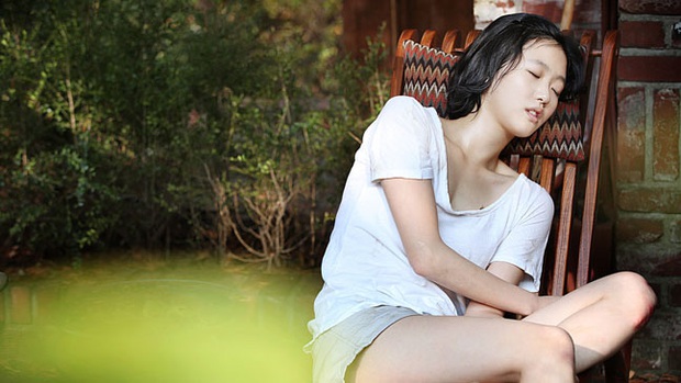 6 phim Hàn thắng lớn vì... ngập cảnh nóng, sốc nhất là chuyện tình của kẻ giật chồng Kim Min Hee và cô hầu gái Kim Tae Ri - Ảnh 6. 6 phim Hàn thắng lớn vì... ngập cảnh nóng, sốc nhất là chuyện tình của kẻ giật chồng Kim Min Hee và cô hầu gái Kim Tae Ri - Ảnh 6.