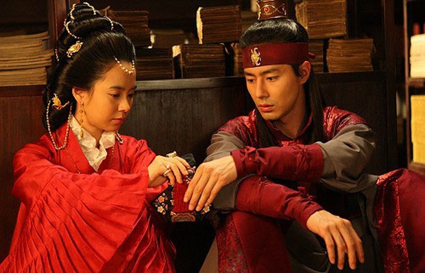 6 phim Hàn thắng lớn vì... ngập cảnh nóng, sốc nhất là chuyện tình của kẻ giật chồng Kim Min Hee và cô hầu gái Kim Tae Ri - Ảnh 3. 6 phim Hàn thắng lớn vì... ngập cảnh nóng, sốc nhất là chuyện tình của kẻ giật chồng Kim Min Hee và cô hầu gái Kim Tae Ri - Ảnh 3.