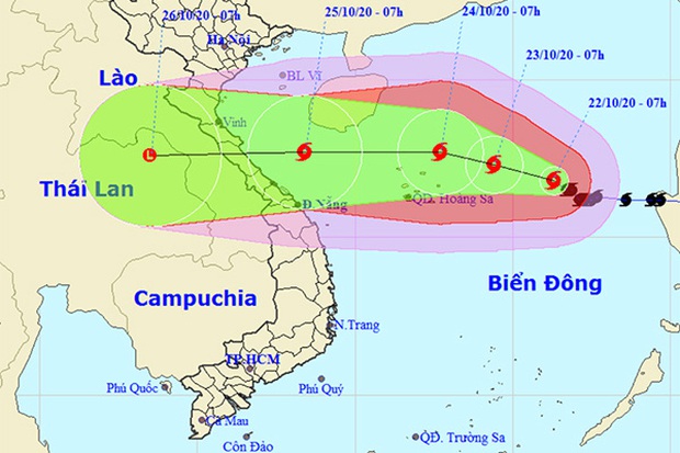 Bão số 8 giật cấp 14 quần thảo trên biển Đông, đang hướng vào miền Trung - Ảnh 1.