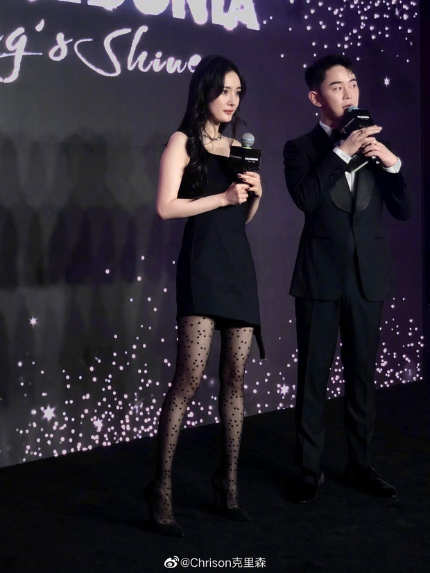 Dân tình đang náo loạn vì Dương Mịch: Visual chẳng cần PTS đã đỉnh, xem tới ảnh đôi chân siêu thực còn khiến fan ghen tị hơn - Ảnh 6.