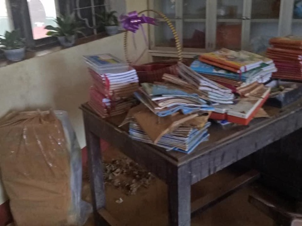 Khung cảnh trường học sau trận đại hồng thuỷ tại Quảng Trị: Cơ sở vật chất hư hỏng, sách vở, đồ dùng học tập ngập ngụa bùn đất - Ảnh 5.