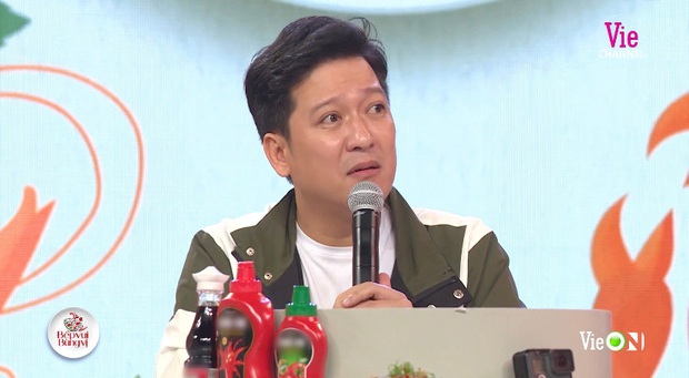 Trường Giang lần đầu tiết lộ chuyện yêu xa: Tôi nhớ Nhã Phương tới phát điên, 3-4 giờ sáng đập đầu vào tường liên tục - Ảnh 2.