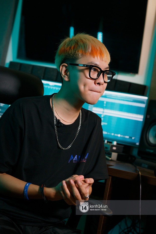 R.Tee: Tôi vẫn còn ghen tị với 16Typh lắm đấy! Nhìn ba trên giường bệnh, tôi chỉ muốn bỏ Rap, mọi đam mê nghệ thuật tan biến hết - Ảnh 6.