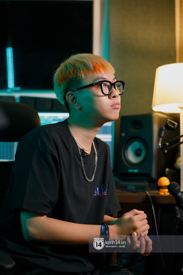 R.Tee: Tôi vẫn còn ghen tị với 16Typh lắm đấy! Nhìn ba trên giường bệnh, tôi chỉ muốn bỏ Rap, mọi đam mê nghệ thuật tan biến hết - Ảnh 13.