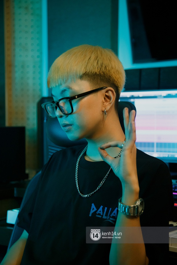 R.Tee: Tôi vẫn còn ghen tị với 16Typh lắm đấy! Nhìn ba trên giường bệnh, tôi chỉ muốn bỏ Rap, mọi đam mê nghệ thuật tan biến hết - Ảnh 18.