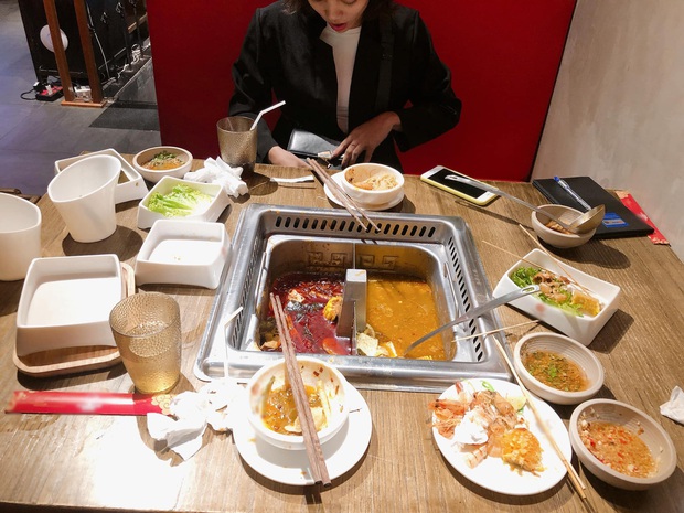 Dân tình tranh cãi vụ nhà hàng phạt khách 200k vì thừa rau: “Ép người quá đáng, đây là lừa đảo chứ kinh doanh gì nữa?” - Ảnh 3.