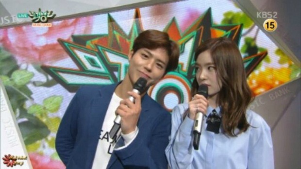 Loạt khoảnh khắc ánh mắt như dao cau liếc vào mỏm đá của Irene (Red Velvet) bị đào lại sau phốt lăng mạ - Ảnh 2.