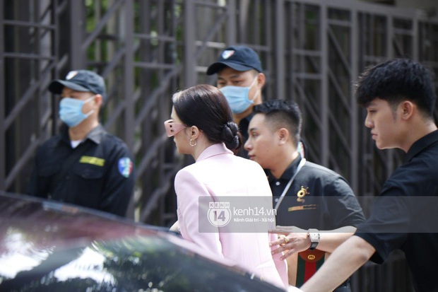 Hương Giang lái siêu xe Matt Liu tặng đến workshop Hoa hậu Chuyển giới Việt Nam, giật trọn spotlight với khí chất sang chảnh - Ảnh 4.