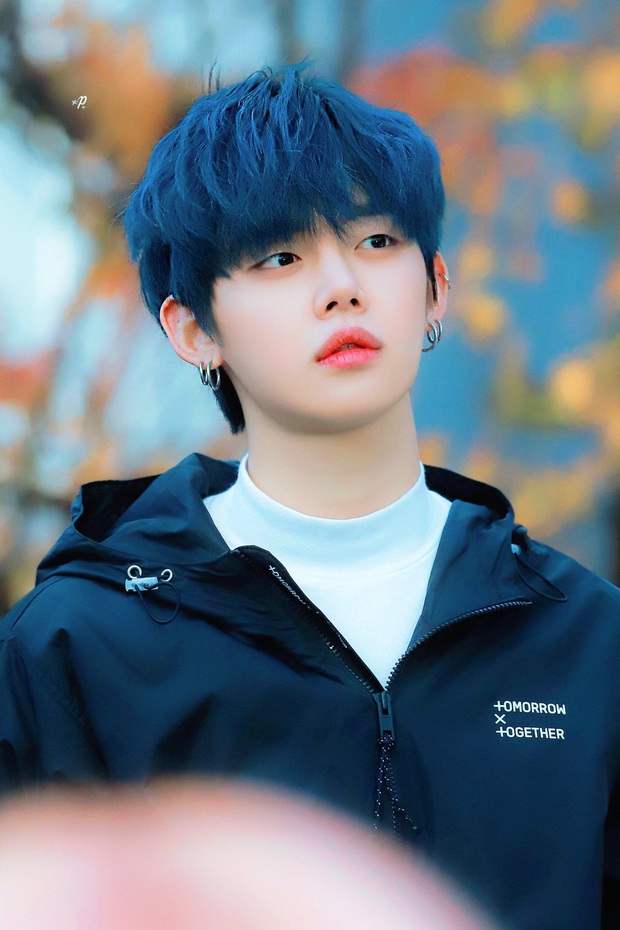 6 nam idol đẹp không camera nào bắt được: J-Hope và em trai BTS đẹp vô thực, nam thần nhà SM được khen đúng chất tổng tài ngôn tình - Ảnh 10.