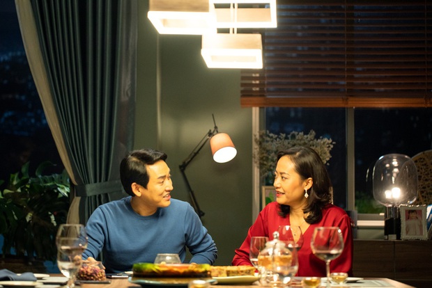 Hóa ra loạt twist drama của Tiệc Trăng Máu đã được tiết lộ qua quần áo đầy ẩn ý ngay từ đầu phim? - Ảnh 5.