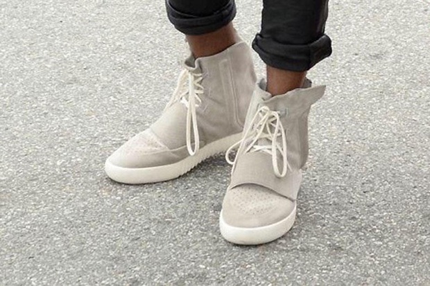 https-hypebeastcom-image-2015-02-kanye-west-is-seen-in-his-new-adidas-yeezys-4-16035134850131876739247.jpg
