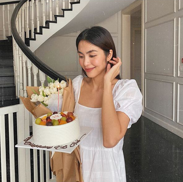 Hà Tăng đón sinh nhật tuổi 34 giản dị tại nhà, không make-up cầu kì nhưng nhan sắc gái 2 con vẫn đáng ghen tị - Ảnh 2.