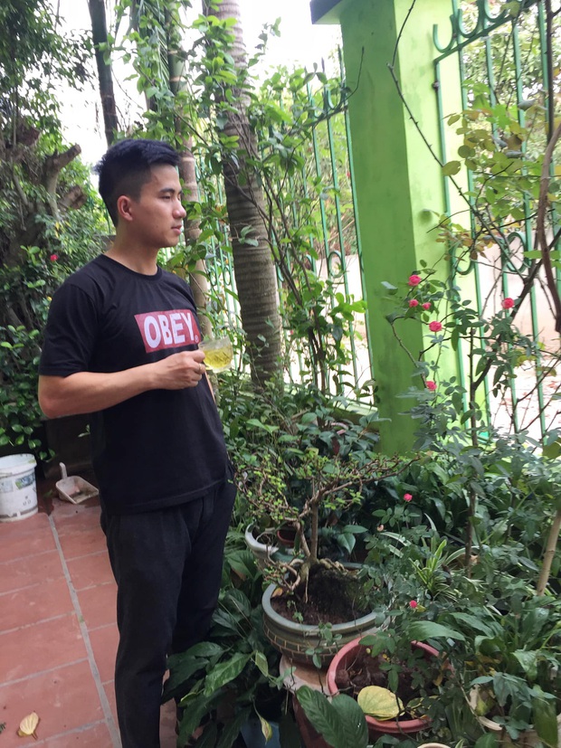 Xuất hiện qua loạt ảnh chụp lén của sinh viên, thầy giáo soái ca nổi rần rần MXH, dân tình thi nhau xung phong xin slot học chung - Ảnh 7.