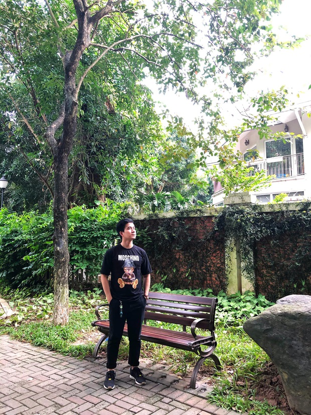 Xuất hiện qua loạt ảnh chụp lén của sinh viên, thầy giáo soái ca nổi rần rần MXH, dân tình thi nhau xung phong xin slot học chung - Ảnh 8.