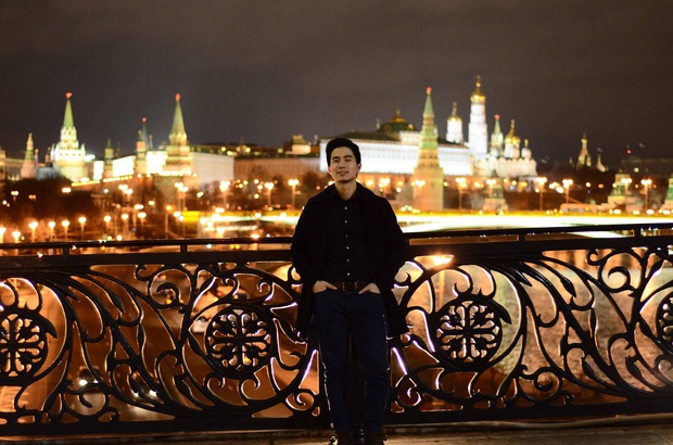 Xuất hiện qua loạt ảnh chụp lén của sinh viên, thầy giáo soái ca nổi rần rần MXH, dân tình thi nhau xung phong xin slot học chung - Ảnh 5.