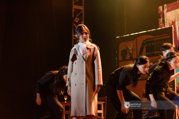 Không hổ danh trường đình đám nhất nhì Việt Nam, học sinh THPT Chuyên Hà Nội - Amsterdam tổ chức nhạc kịch sang chảnh thế này đây! - Ảnh 4.