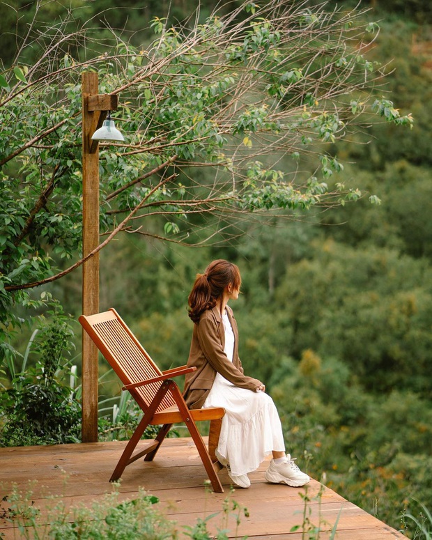 Da Lat has 4 extremely rare "chill spread" style cafes: Isolated in the middle of the pine forest, every corner of the virtual life is beautiful - Photo 32.