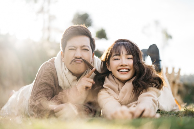 Vợ chồng Trường Giang giản dị đi lễ chùa sau chuyến cứu trợ miền Trung, cử chỉ tựa đầu dễ thương khiến dân tình bấn loạn - Ảnh 6. Vợ chồng Trường Giang giản dị đi lễ chùa sau chuyến cứu trợ miền Trung, cử chỉ tựa đầu dễ thương khiến dân tình bấn loạn - Ảnh 6.