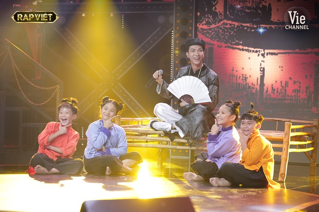 Rhymastic khen Tlinh giỏi hơn rapper gạo cội, tuyên bố lyrics của Gonzo khiến chính mình cũng thấy ngại nhưng có vẻ là khen hơi lố? - Ảnh 4.