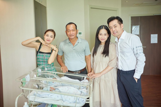 Dương Khắc Linh hé lộ diện mạo 2 quý tử song sinh, Sara Lưu lộ diện tươi tắn hậu sinh nở! - Ảnh 7.