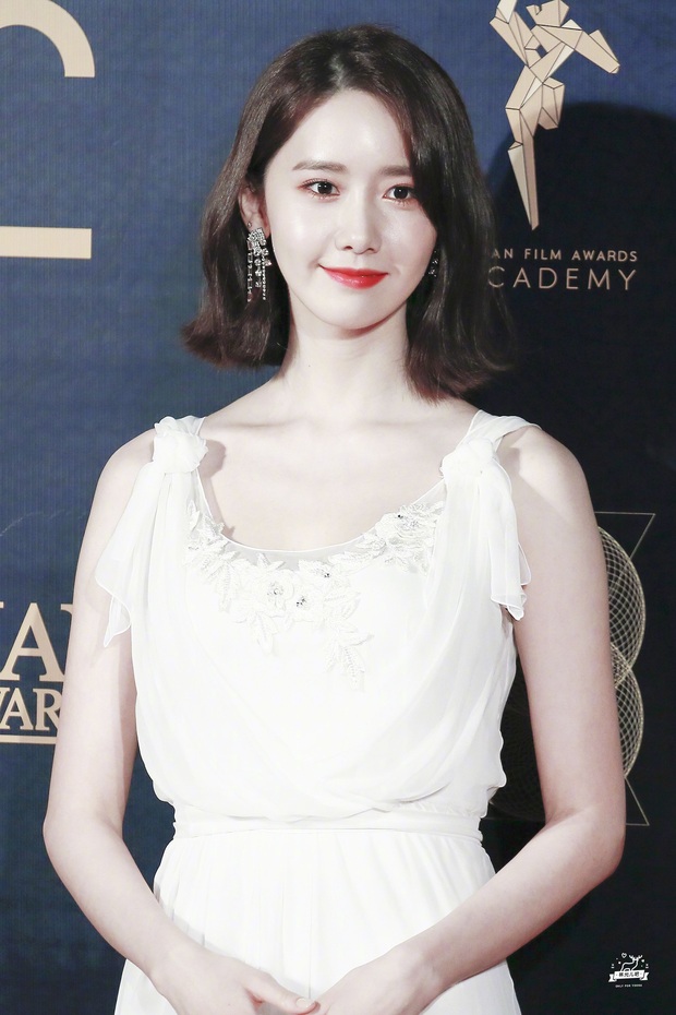 4 nữ thần Kpop đã đẹp còn miễn nhiễm với phốt thái độ: Yoona, Tzuyu nổi tiếng là có lý do, Sana thế nào mà bao sao nam mê mẩn? - Ảnh 3.
