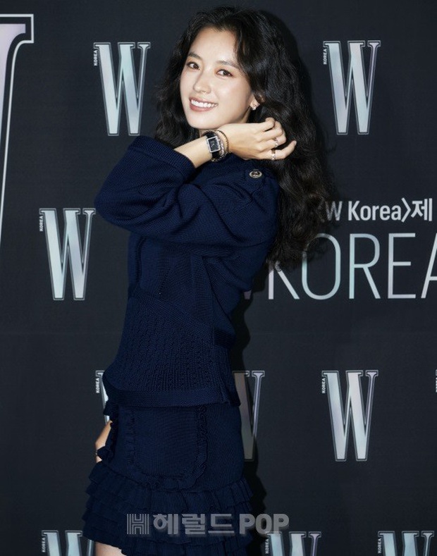 Gần nửa Kbiz đổ bộ sự kiện khủng: Park Min Young mặt cứng đờ, Jessica bị chê dừ chát, mỹ nhân Red Velvet đọ sắc bên Park Shin Hye - Ảnh 4.