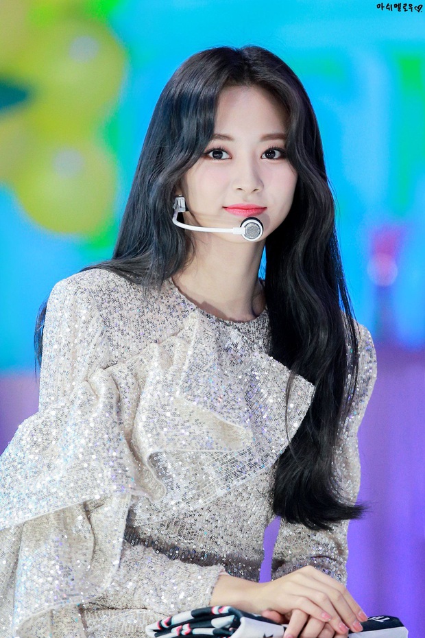 4 nữ thần Kpop đã đẹp còn miễn nhiễm với phốt thái độ: Yoona, Tzuyu nổi tiếng là có lý do, Sana thế nào mà bao sao nam mê mẩn? - Ảnh 8.
