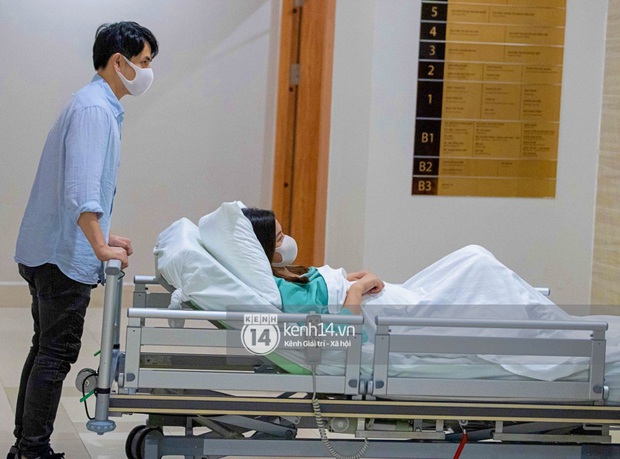 Exclusive: Dong Nhi has entered the delivery room, Mr. Cao Thang has been on duty since 3 am with his wife waiting for their first daughter - Photo 4.