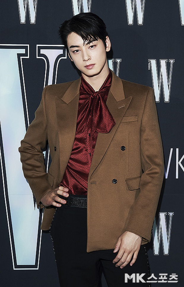 Gần nửa Kbiz đổ bộ sự kiện khủng: Park Min Young mặt cứng đờ, Jessica bị chê dừ chát, mỹ nhân Red Velvet đọ sắc bên Park Shin Hye - Ảnh 23.