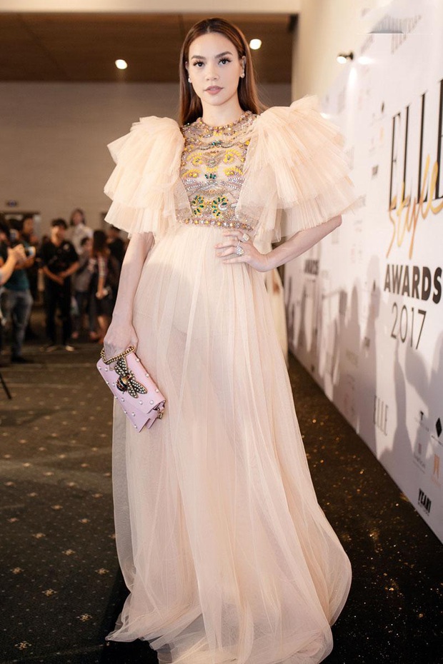 Trác Thúy Miêu là bị hiểu lầm còn những celeb này phải chịu tiếng vô duyên vì đi trẩy hội mà sai dress code lè lè - Ảnh 3.