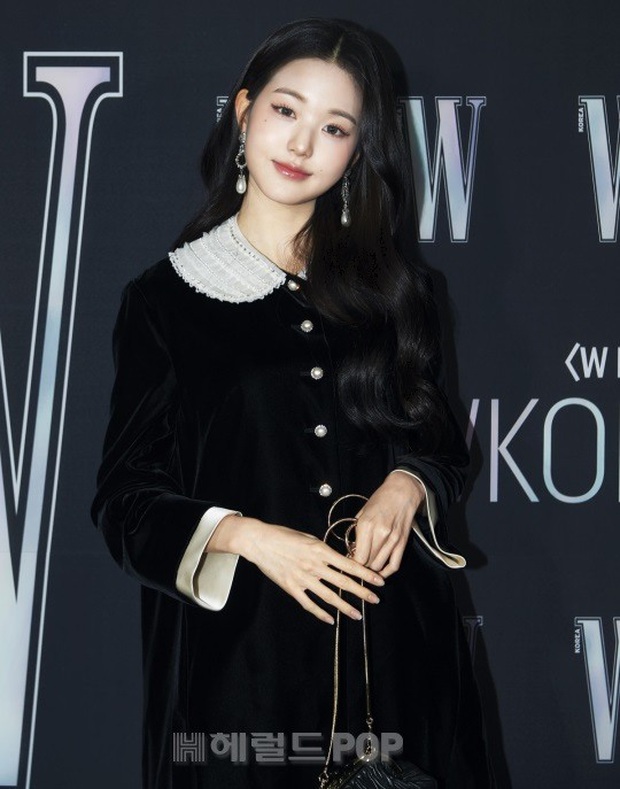 Gần nửa Kbiz đổ bộ sự kiện khủng: Park Min Young mặt cứng đờ, Jessica bị chê dừ chát, mỹ nhân Red Velvet đọ sắc bên Park Shin Hye - Ảnh 17.