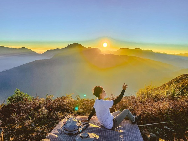 Netizens are searching for the most beautiful cloud hunting spot in Vietnam: Seeing the photos, but thinking "fairy scene" in real life, not everyone can check-in - Photo 10.