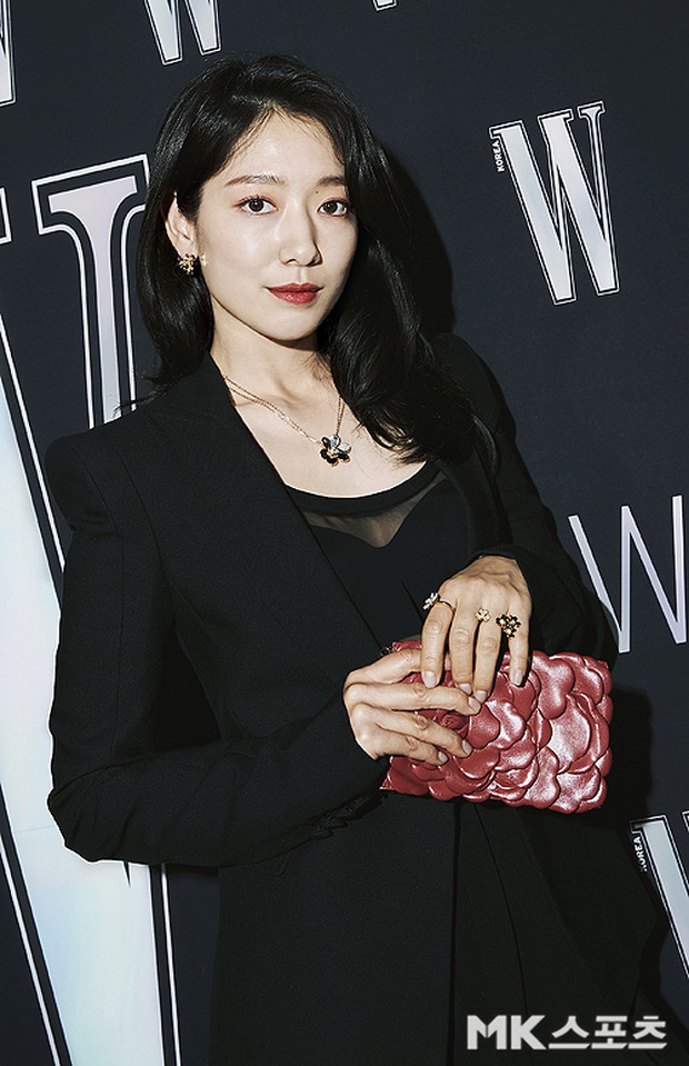 Gần nửa Kbiz đổ bộ sự kiện khủng: Park Min Young mặt cứng đờ, Jessica bị chê dừ chát, mỹ nhân Red Velvet đọ sắc bên Park Shin Hye - Ảnh 6.