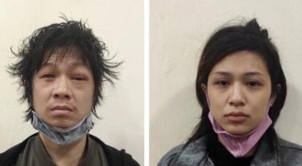 Xét xử mẹ đẻ và cha dượng bạo hành con gái 3 tuổi đến chết: Bà ngoại ôm di ảnh cháu bật khóc trước toà - Ảnh 4.