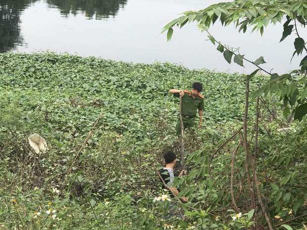 Hàng trăm người dân, công an và thân nhân đang lội sông tìm kiếm nữ sinh Học viện Ngân hàng: “Đoạn đường nữ sinh mất dấu vết đã 3 hôm không có điện” - Ảnh 11.