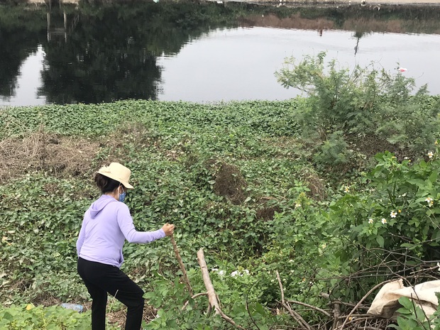 Hàng trăm người dân, công an và thân nhân đang lội sông tìm kiếm nữ sinh Học viện Ngân hàng: “Đoạn đường nữ sinh mất dấu vết đã 3 hôm không có điện” - Ảnh 12.