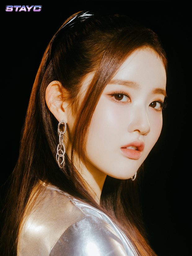 Là nhóm nhà SM mà aespa bị chê không có visual, còn gặp phải đối thủ từ công ty vô danh nhưng đang gây sốt nhờ nhan sắc xịn xò - Ảnh 10. Là nhóm nhà SM mà aespa bị chê không có visual, còn gặp phải đối thủ từ công ty vô danh nhưng đang gây sốt nhờ nhan sắc xịn xò - Ảnh 10.