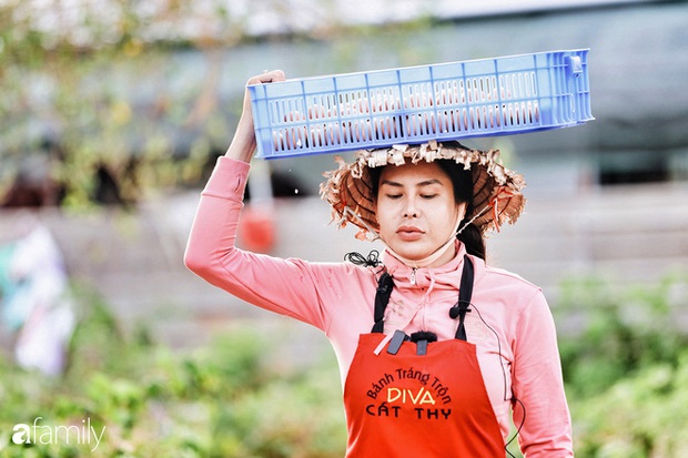 Những hiện tượng chuyển giới có số má trên MXH: Người hạnh phúc bên vợ đại gia hơn 21 tuổi, người ngót nghét chục đời chồng - Ảnh 21. Những hiện tượng chuyển giới có số má trên MXH: Người hạnh phúc bên vợ đại gia hơn 21 tuổi, người ngót nghét chục đời chồng - Ảnh 21.
