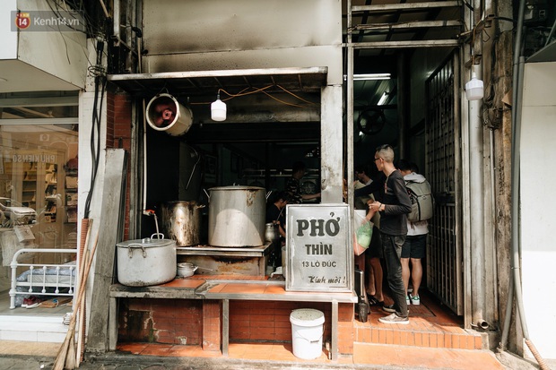 Sống ở Hà Nội nhưng vẫn có người tưởng phở Thìn Bờ Hồ và phở Thìn Lò Đúc là một, sự thật lại là 2 câu chuyện vô cùng đặc biệt - Ảnh 5. Sống ở Hà Nội nhưng vẫn có người tưởng phở Thìn Bờ Hồ và phở Thìn Lò Đúc là một, sự thật lại là 2 câu chuyện vô cùng đặc biệt - Ảnh 5.