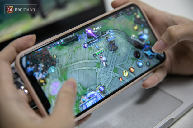 Nghe gái xinh từng nghiện cả LMHT lẫn Liên Quân Mobile trải nghiệm game Tốc Chiến: Chơi trên iPhone cực kì mượt, game hay miễn bàn! - Ảnh 4.