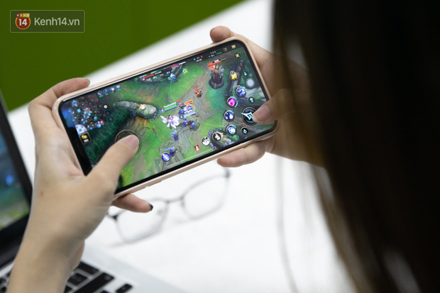 Nghe gái xinh từng nghiện cả LMHT lẫn Liên Quân Mobile trải nghiệm game Tốc Chiến: Chơi trên iPhone cực kì mượt, game hay miễn bàn! - Ảnh 6.