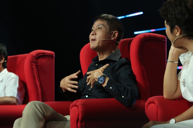 Quyền Linh chính thức lên tiếng khi bị chê không có kiến thức căn bản làm MC, đạo diễn Lê Hoàng phản ứng bất ngờ - Ảnh 3.