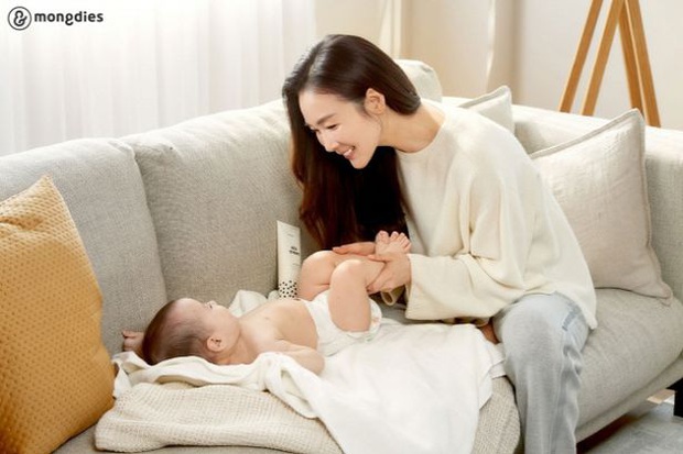 Choi Ji Woo gây xôn xao với diện mạo trong lần đầu lộ diện sau 5 tháng sinh con: Đúng là gái 1 con trông mòn con mắt! - Ảnh 3.