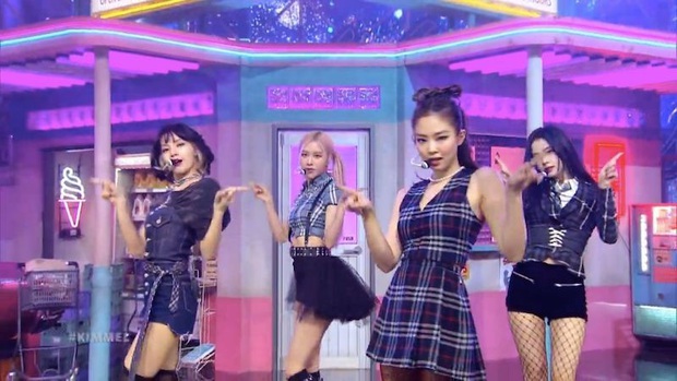CL giới thiệu ca khúc mới trên talkshow Mỹ: Độ hoành tráng có nhỉnh hơn đàn em BLACKPINK? - Ảnh 7. CL giới thiệu ca khúc mới trên talkshow Mỹ: Độ hoành tráng có nhỉnh hơn đàn em BLACKPINK? - Ảnh 7.